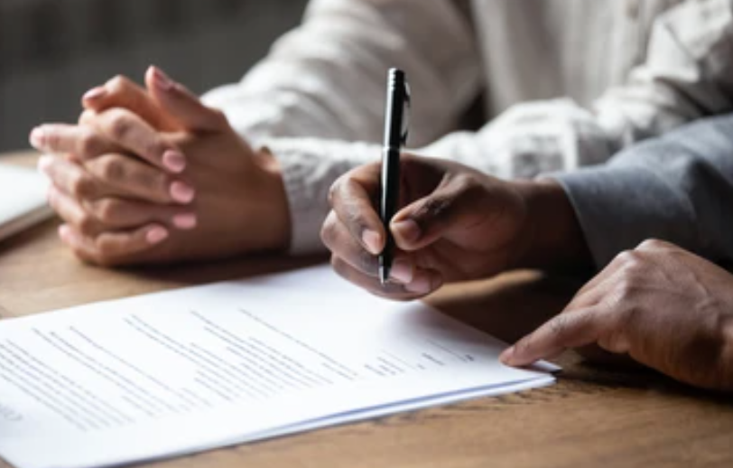 Notary2Pro Graduate Performing A Signing